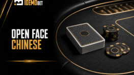 Open Face Chinese poker – špil karata i žetoni na poker stolu